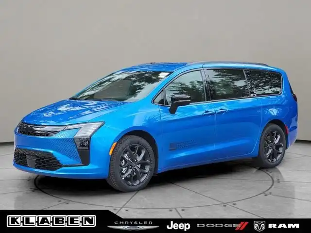 2027 Chrysler Pacifica Select's photo