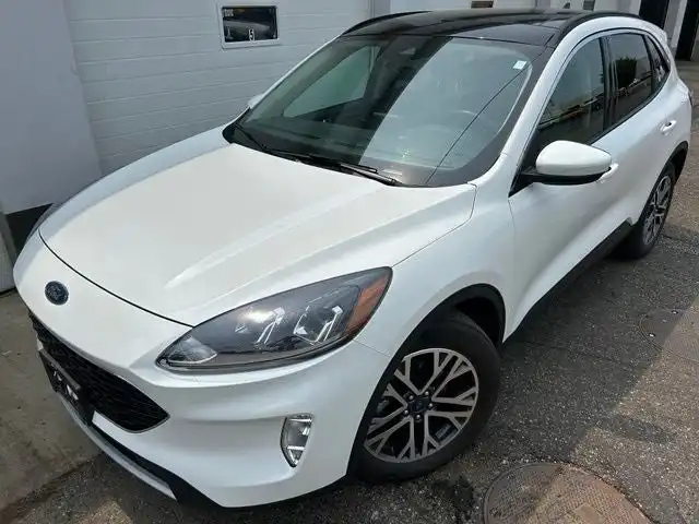 2020 Ford Escape SEL FWD's photo