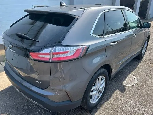 2021 Ford Edge SEL AWD photo 5