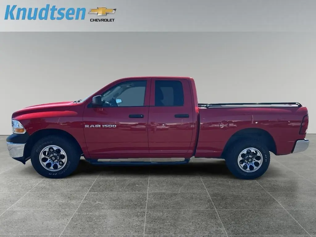 2011 RAM 1500 ST 4x4 Quad Cab photo 4