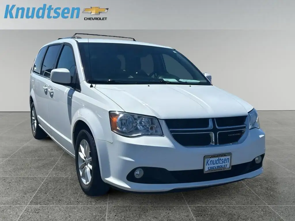 2018 Dodge Grand Caravan SXT photo 1