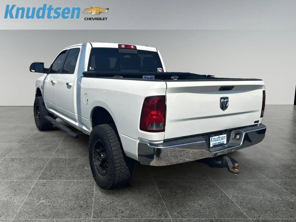 2012 RAM 2500 SLT 4X4 Crew Cab SWB photo 5