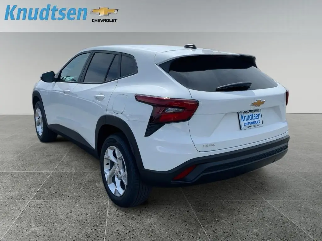 2026 Chevrolet Trax LS photo 5