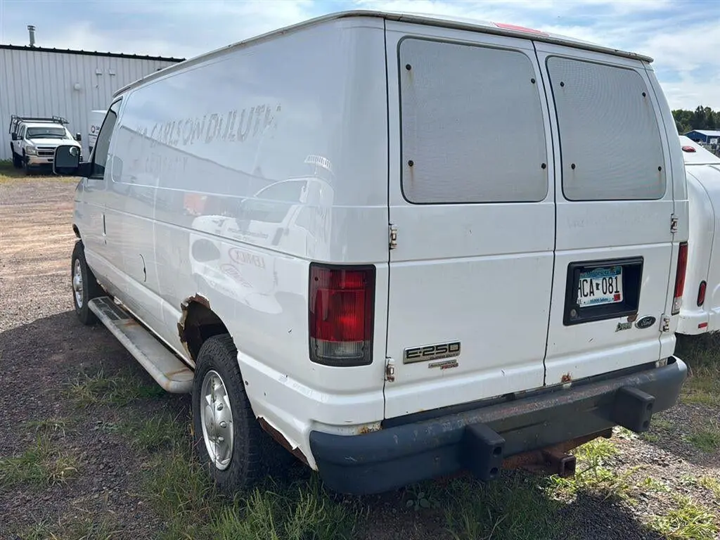 2013 Ford E-Series E-250 Van photo 3