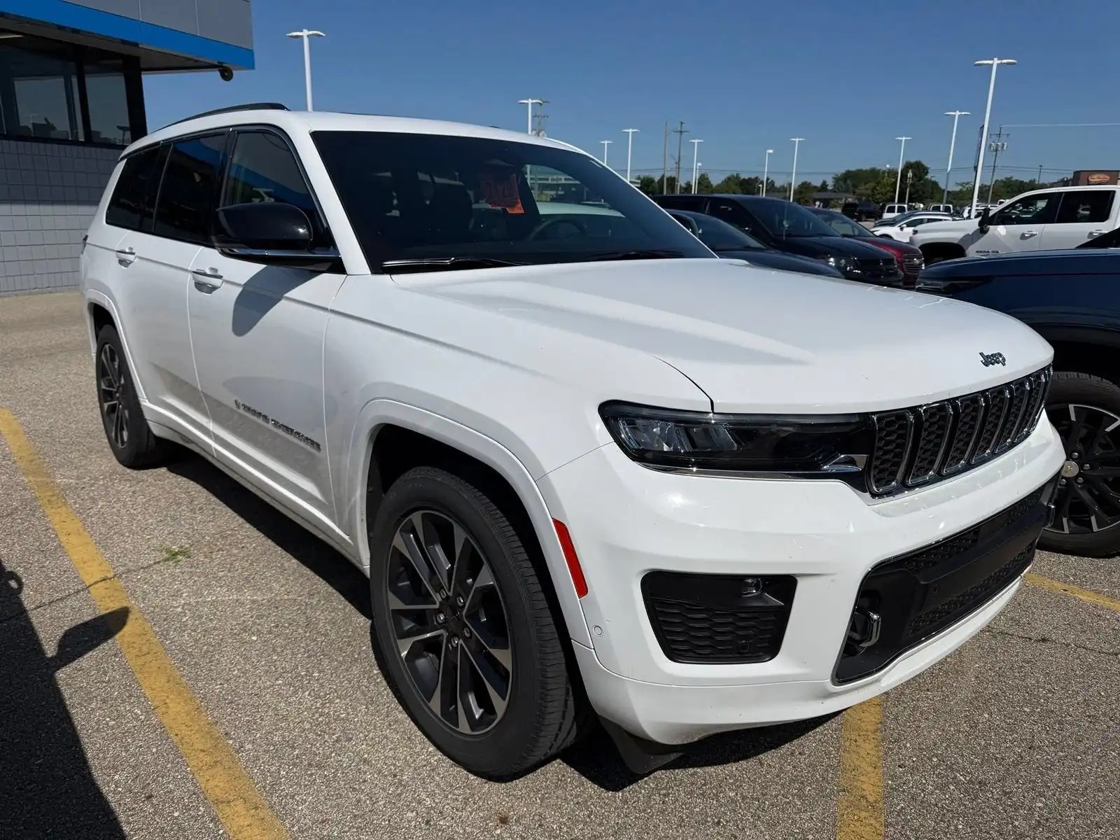 2023 Jeep Grand Cherokee L Overland 4x4's photo