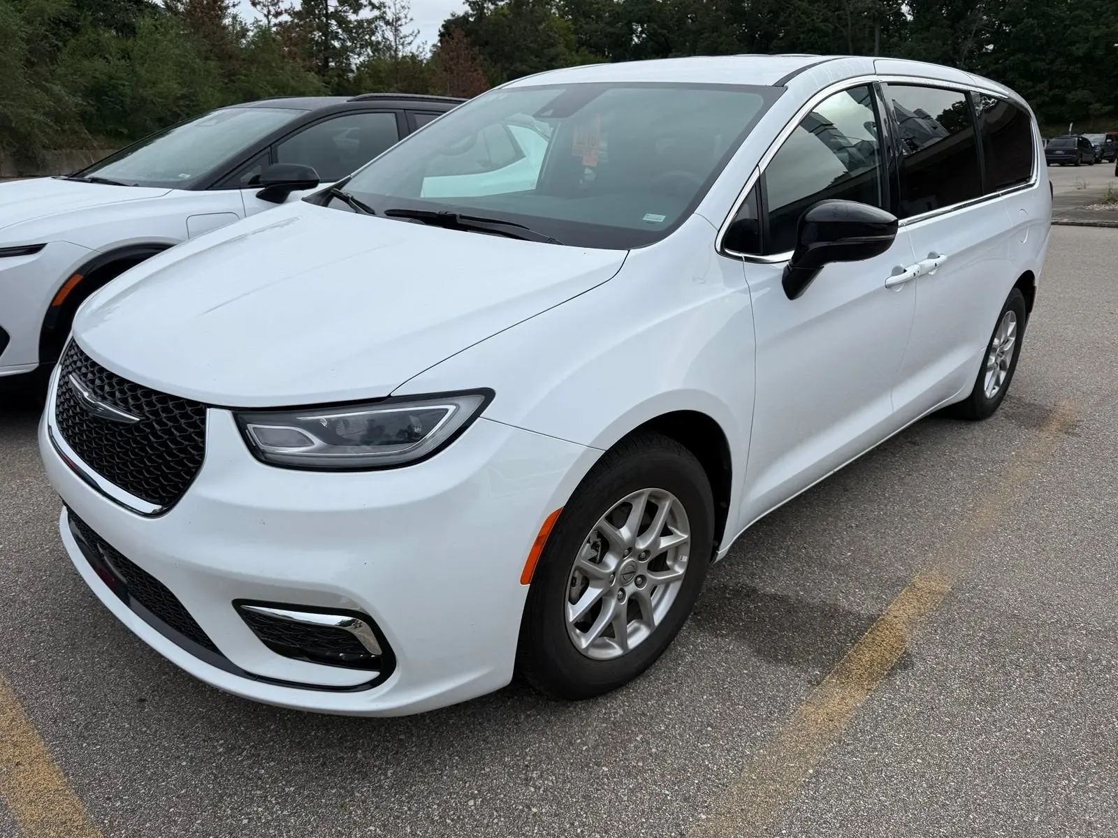 2025 Chrysler Pacifica Select photo 5