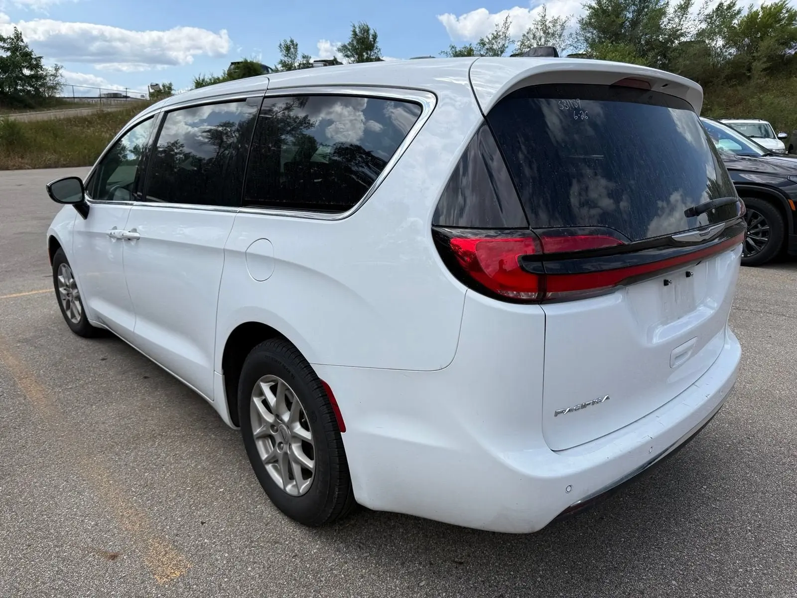 2025 Chrysler Pacifica Select photo 4