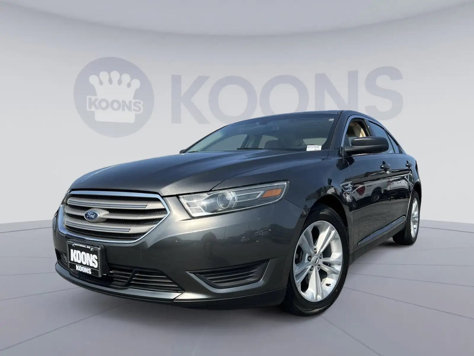 2015 Ford Taurus SE FWD's photo