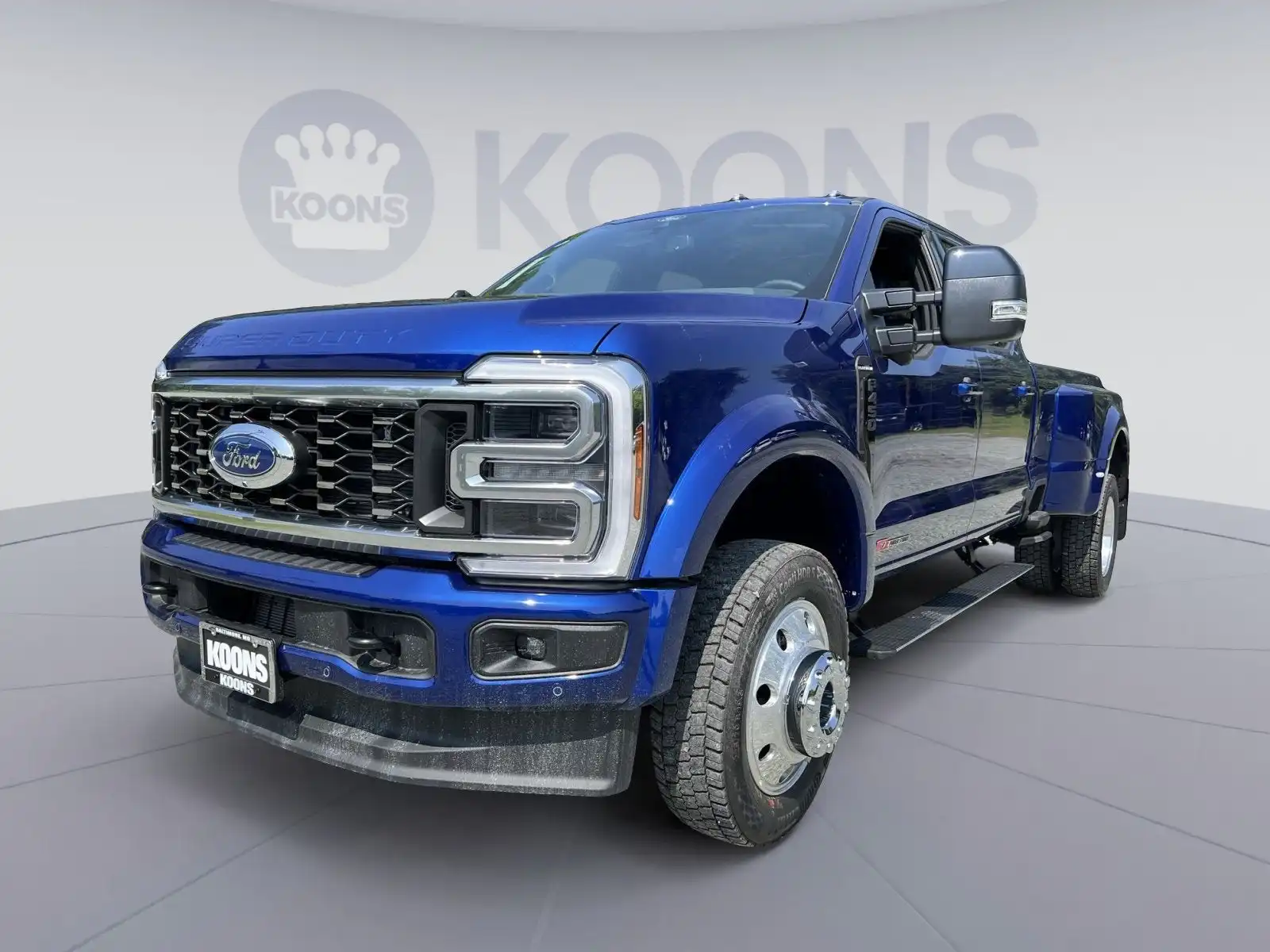 2026 Ford F-450 Platinum 4x4 Crew Cab 8' Box DRW's photo