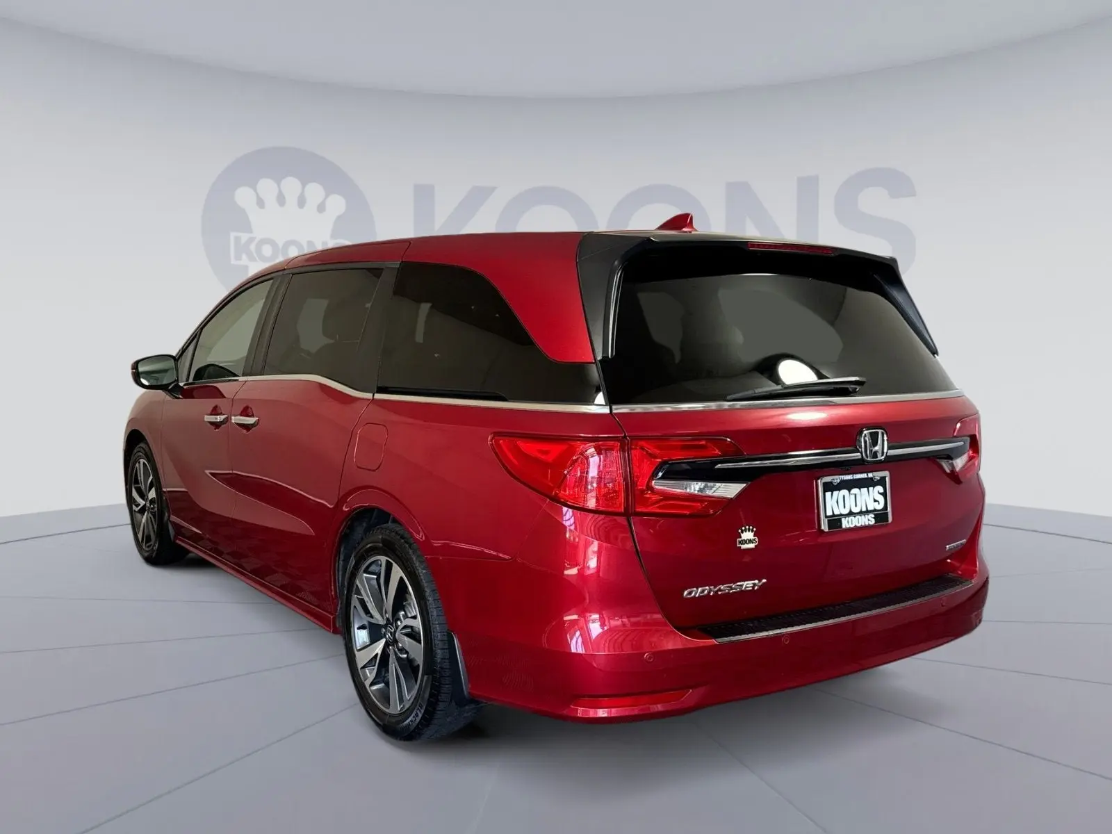2024 Honda Odyssey Touring photo 3