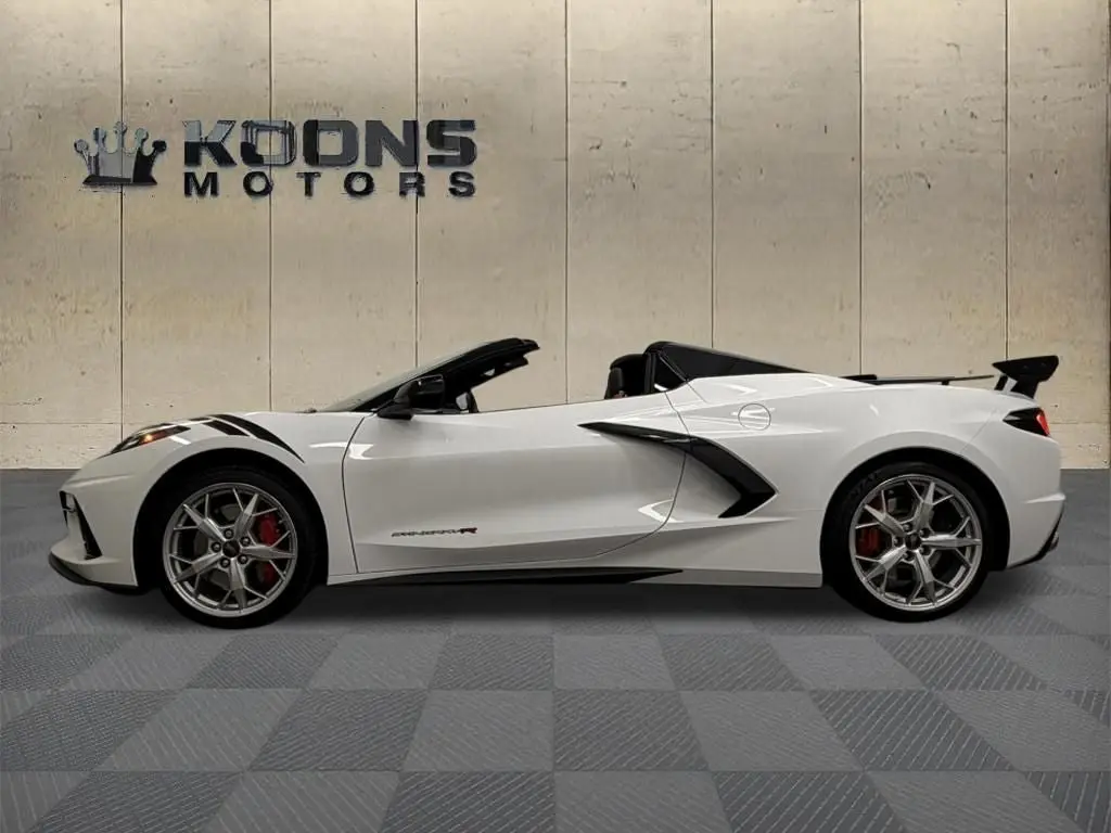 2022 Chevrolet Corvette Stingray Convertible 2LT photo 5