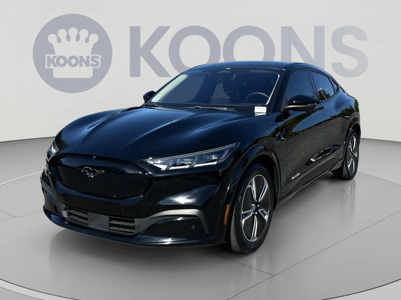 2023 Ford Mustang-Mach-e Premium photo 5