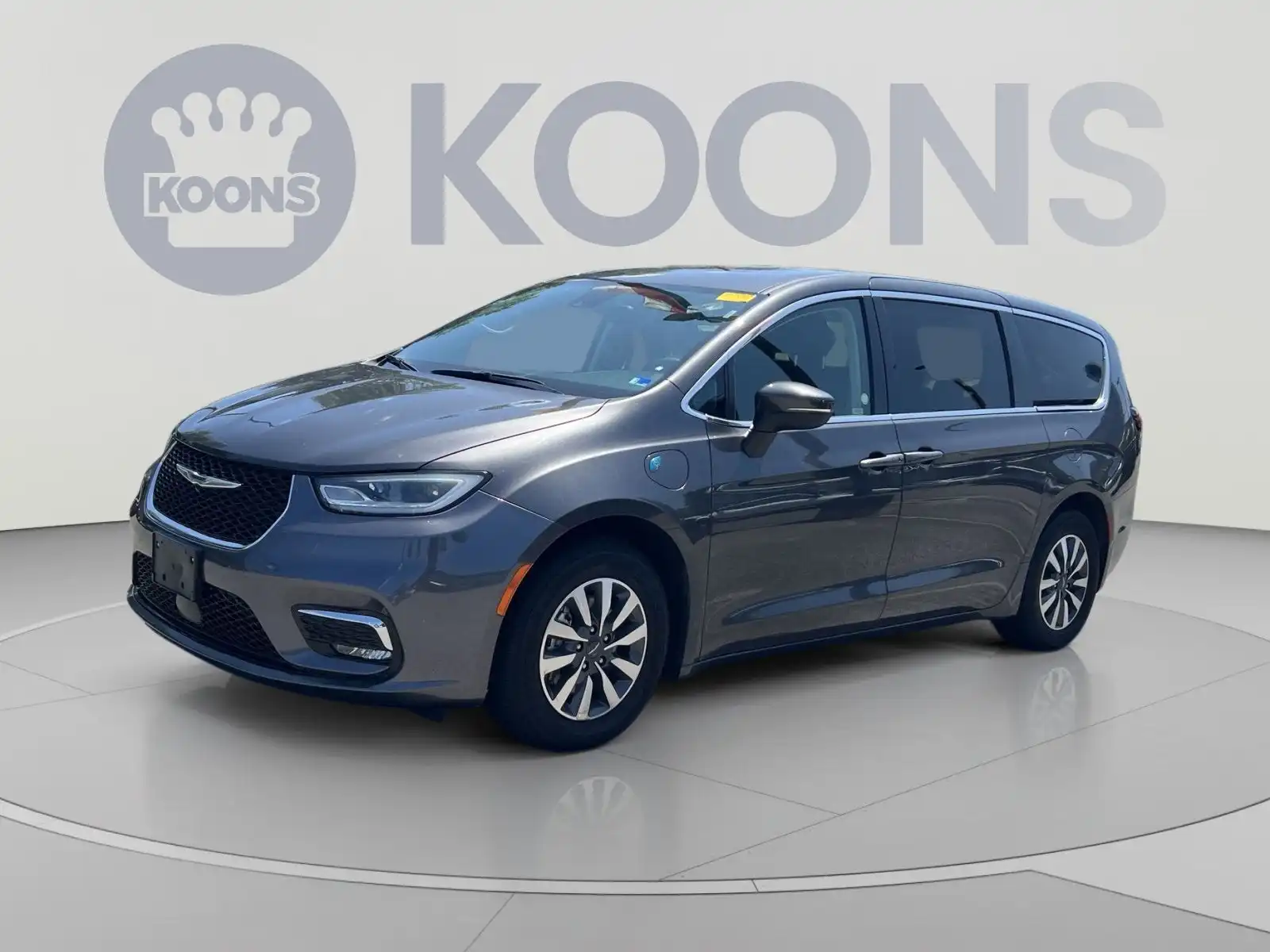 2023 Chrysler Pacifica Hybrid Touring L Hybrid's photo