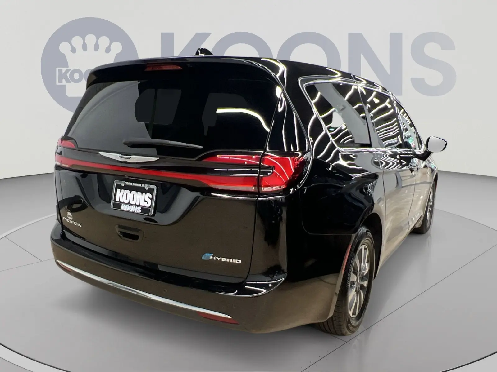 2024 Chrysler Pacifica Hybrid Select PHEV photo 5