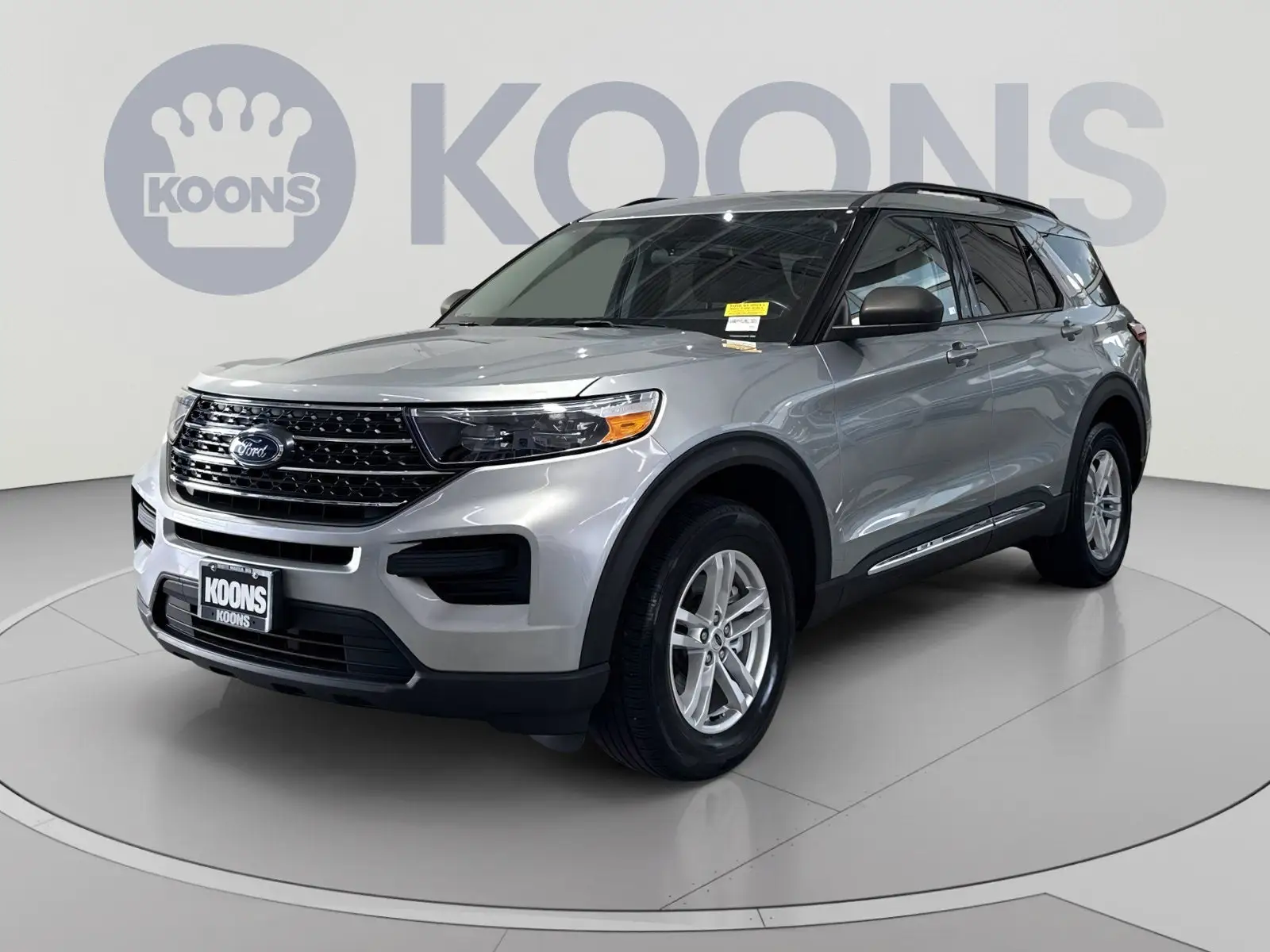 2023 Ford Explorer XLT 4WD photo 1