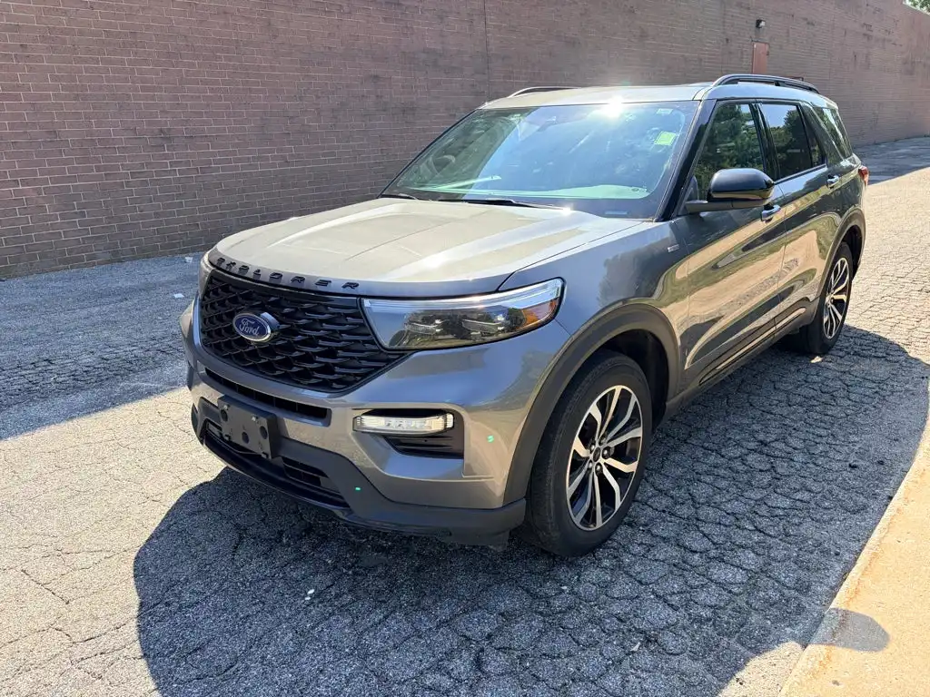 2023 Ford Explorer ST-Line 4WD's photo