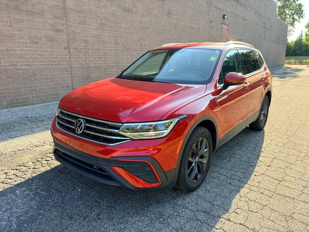 2023 Volkswagen Tiguan 2.0T SE's photo