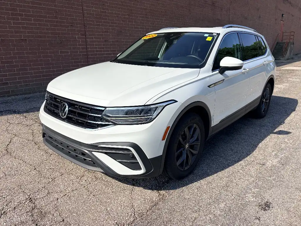 2022 Volkswagen Tiguan 2.0T SE's photo