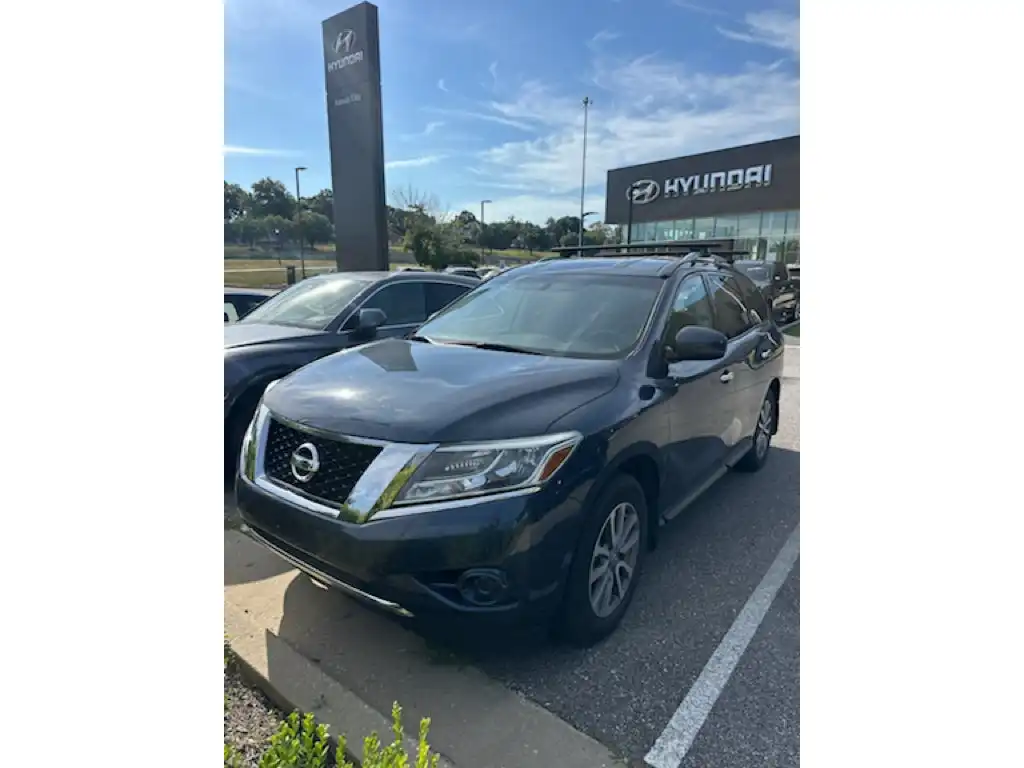 2014 Nissan Pathfinder SV 4WD's photo