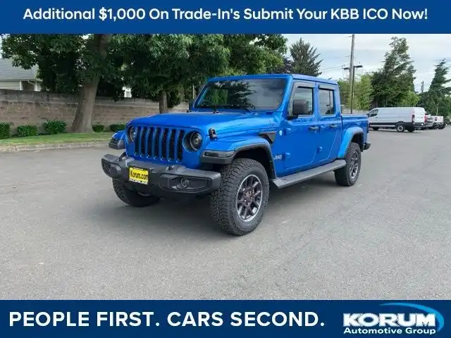 2022 Jeep Gladiator Overland's photo