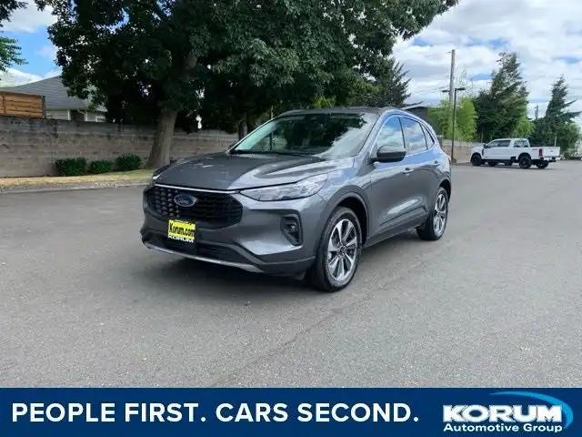 2025 Ford Escape Platinum AWD's photo