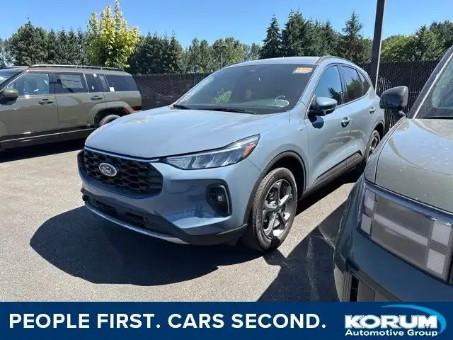 2025 Ford Escape ST-Line Select AWD's photo
