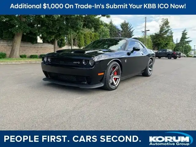 2022 Dodge Challenger SRT Hellcat's photo