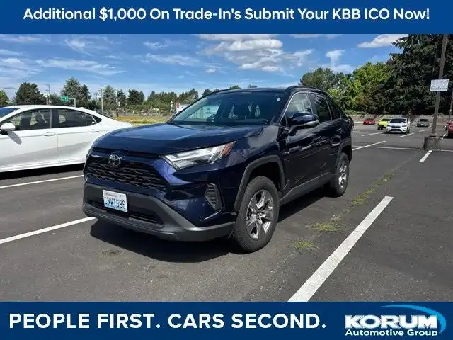 2024 Toyota RAV4 XLE AWD's photo