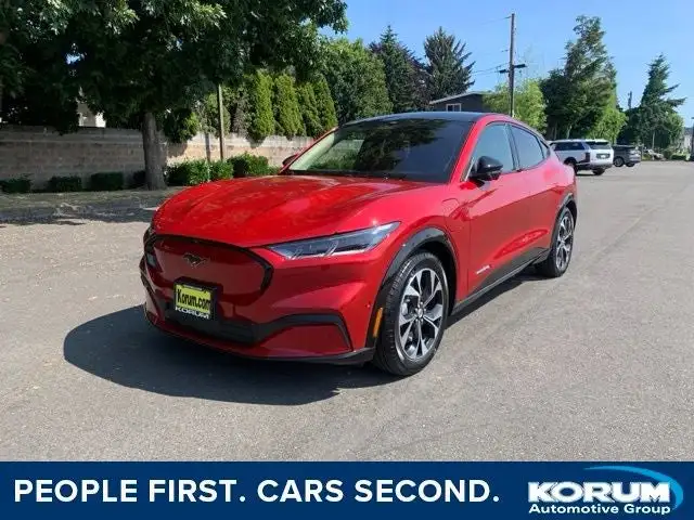 2023 Ford Mustang-Mach-e Premium's photo