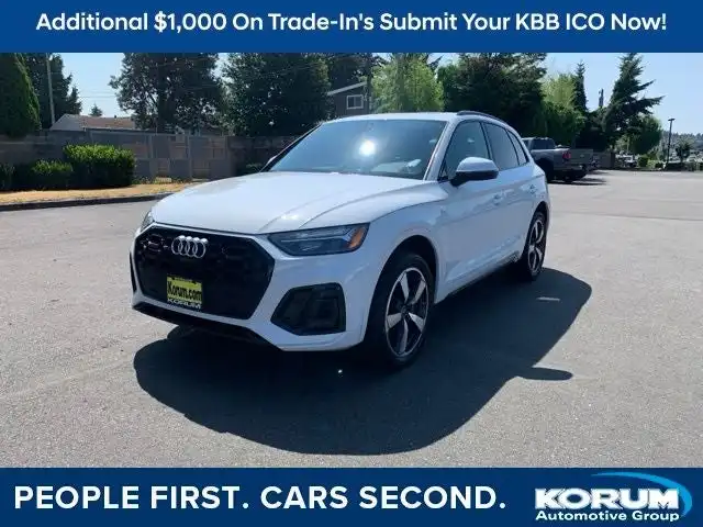 2022 Audi Q5 45 Premium Plus's photo