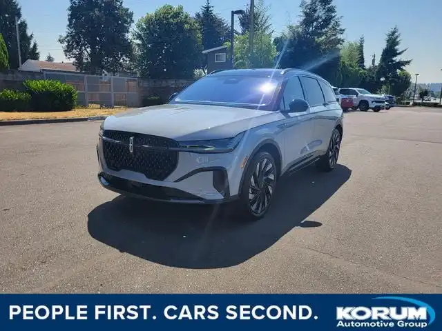2026 Lincoln Nautilus Reserve AWD's photo