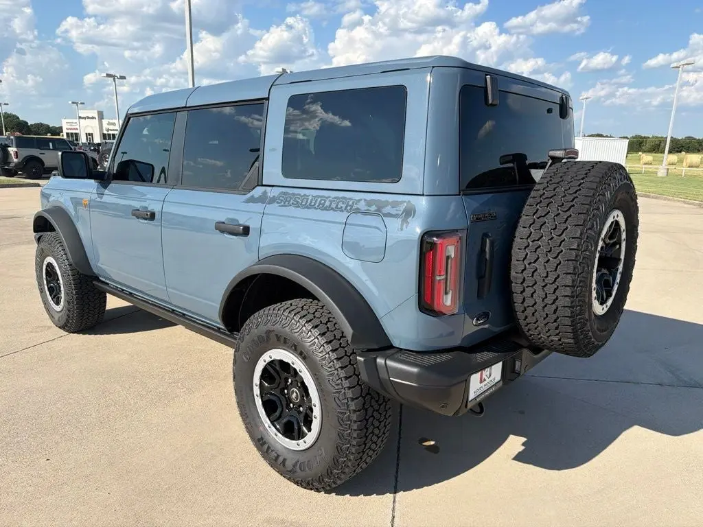 2025 Ford Bronco Badlands 4x4 photo 3