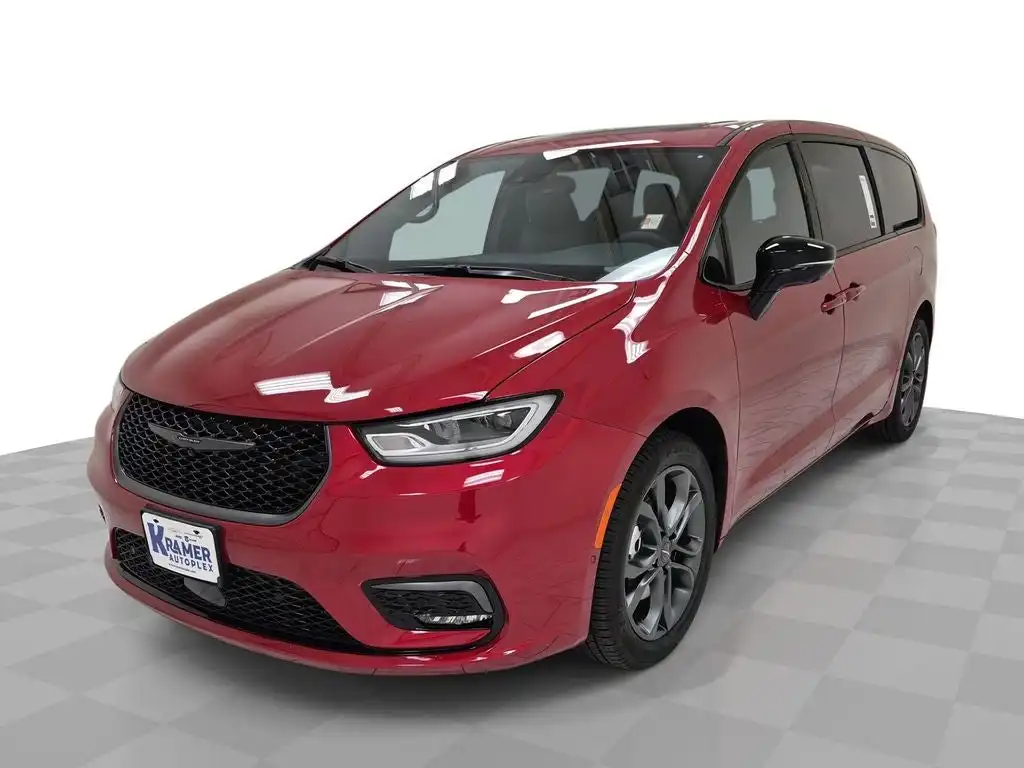 2026 Chrysler Pacifica Select's photo