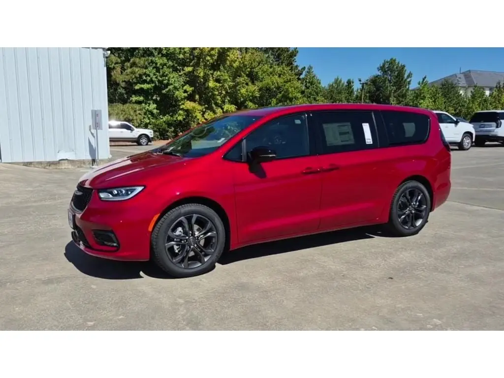 2026 Chrysler Pacifica Select photo 4