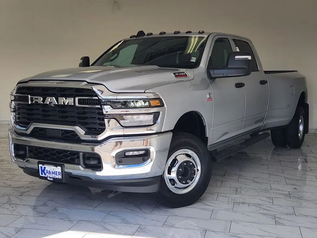 2027 RAM 3500 Tradesman 4WD Crew Cab LWB photo 1