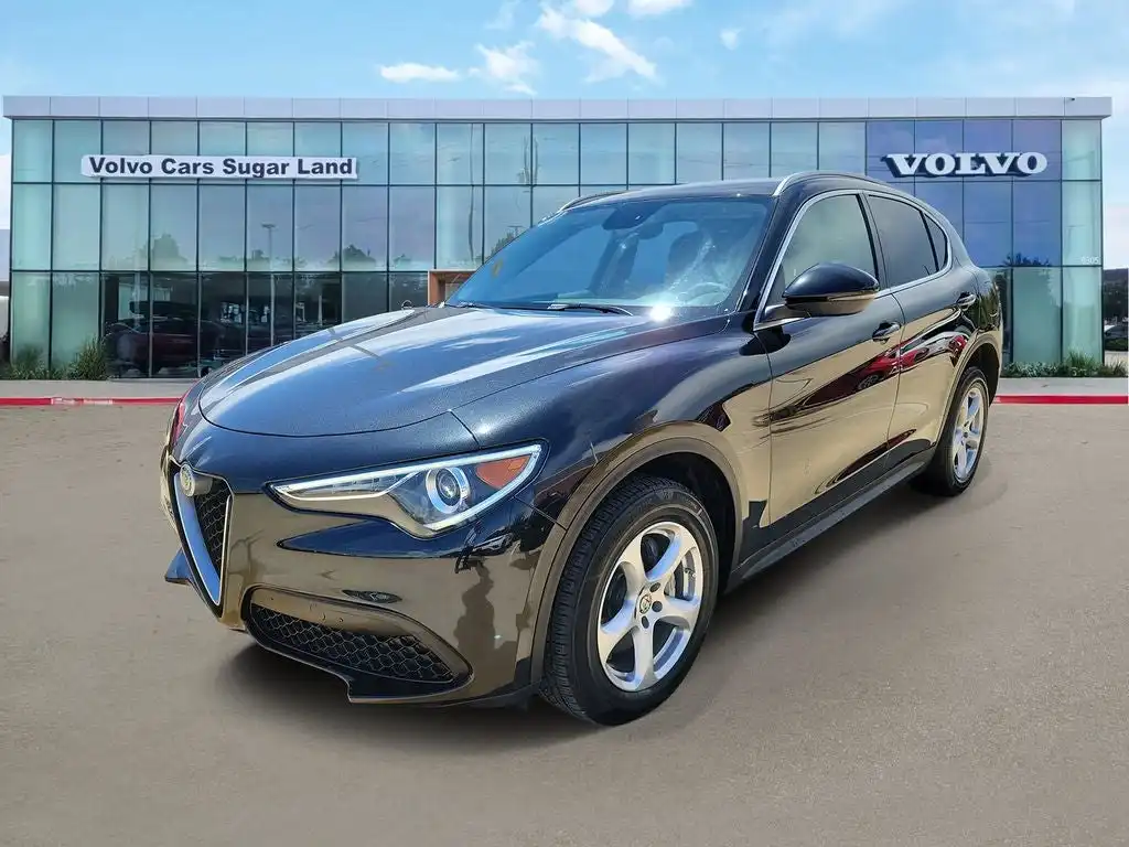 2019 Alfa Romeo Stelvio AWD's photo