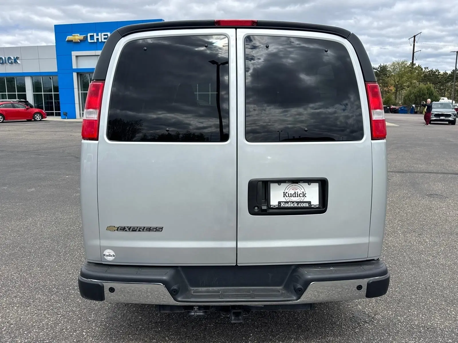 2025 Chevrolet Express 2500 LT photo 3