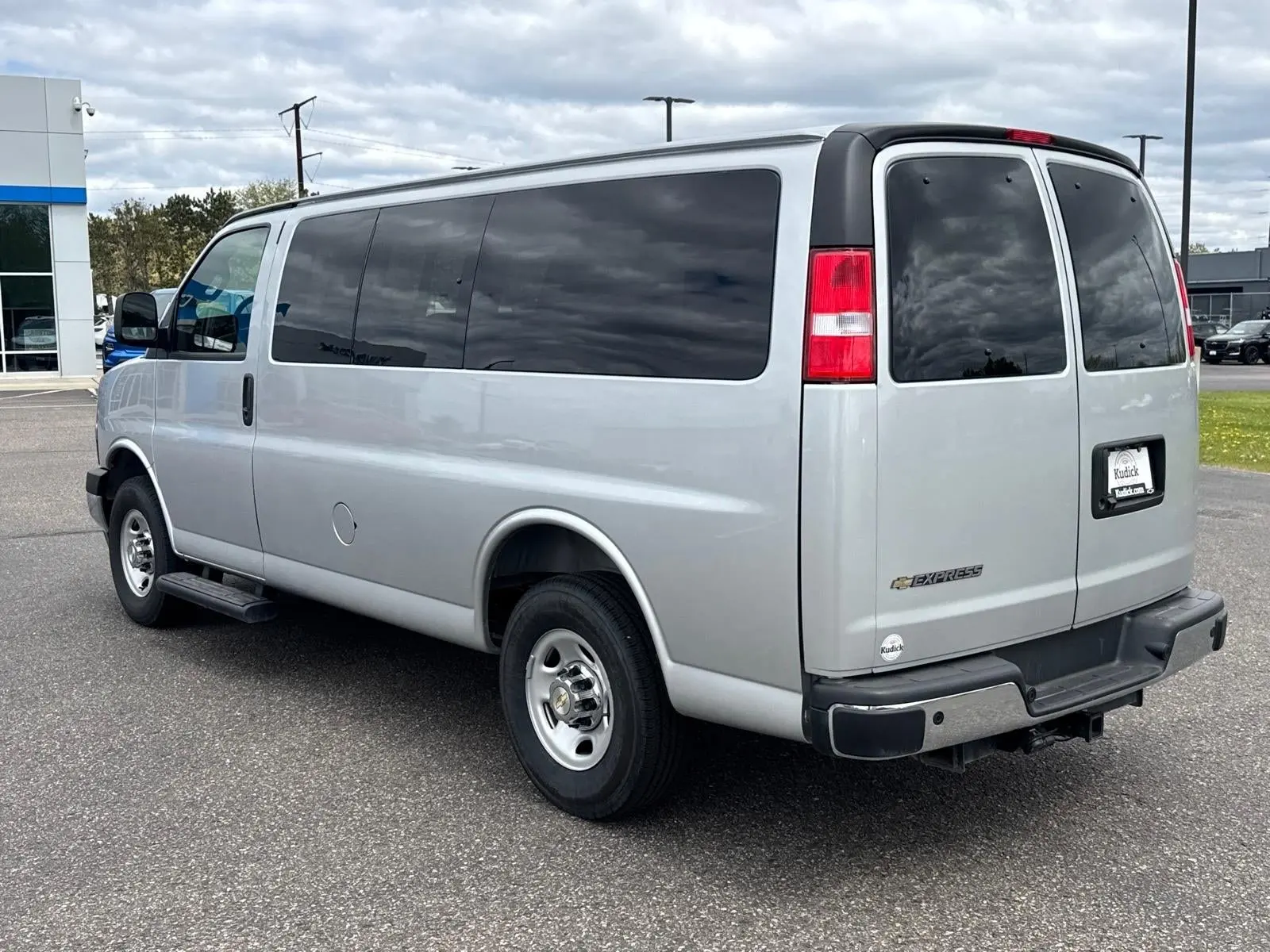 2025 Chevrolet Express 2500 LT photo 4