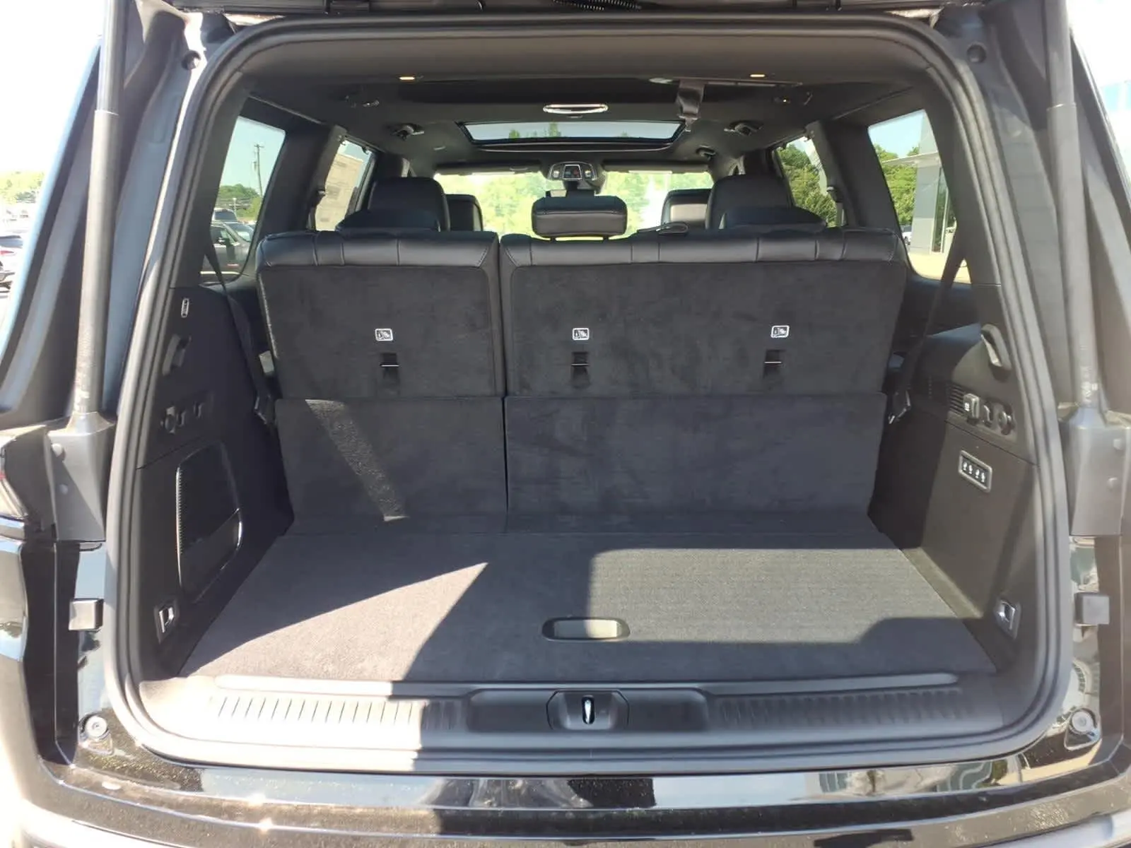 2026 Jeep Grand Wagoneer Limited Reserve 4WD photo 5