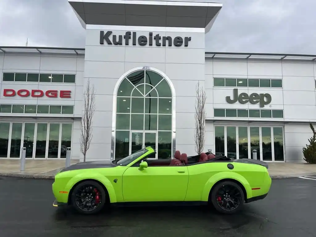 2023 Dodge Challenger SRT Hellcat Widebody Jailbreak Auto's photo