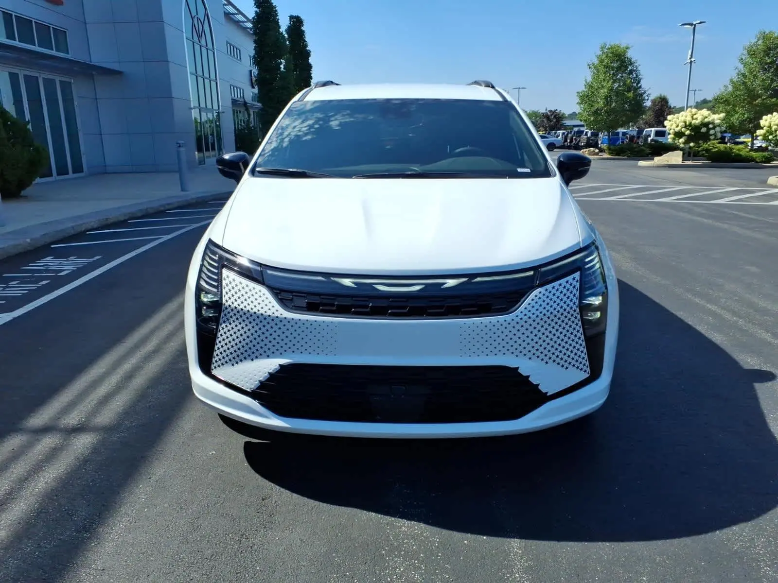 2027 Chrysler Pacifica Select AWD photo 3