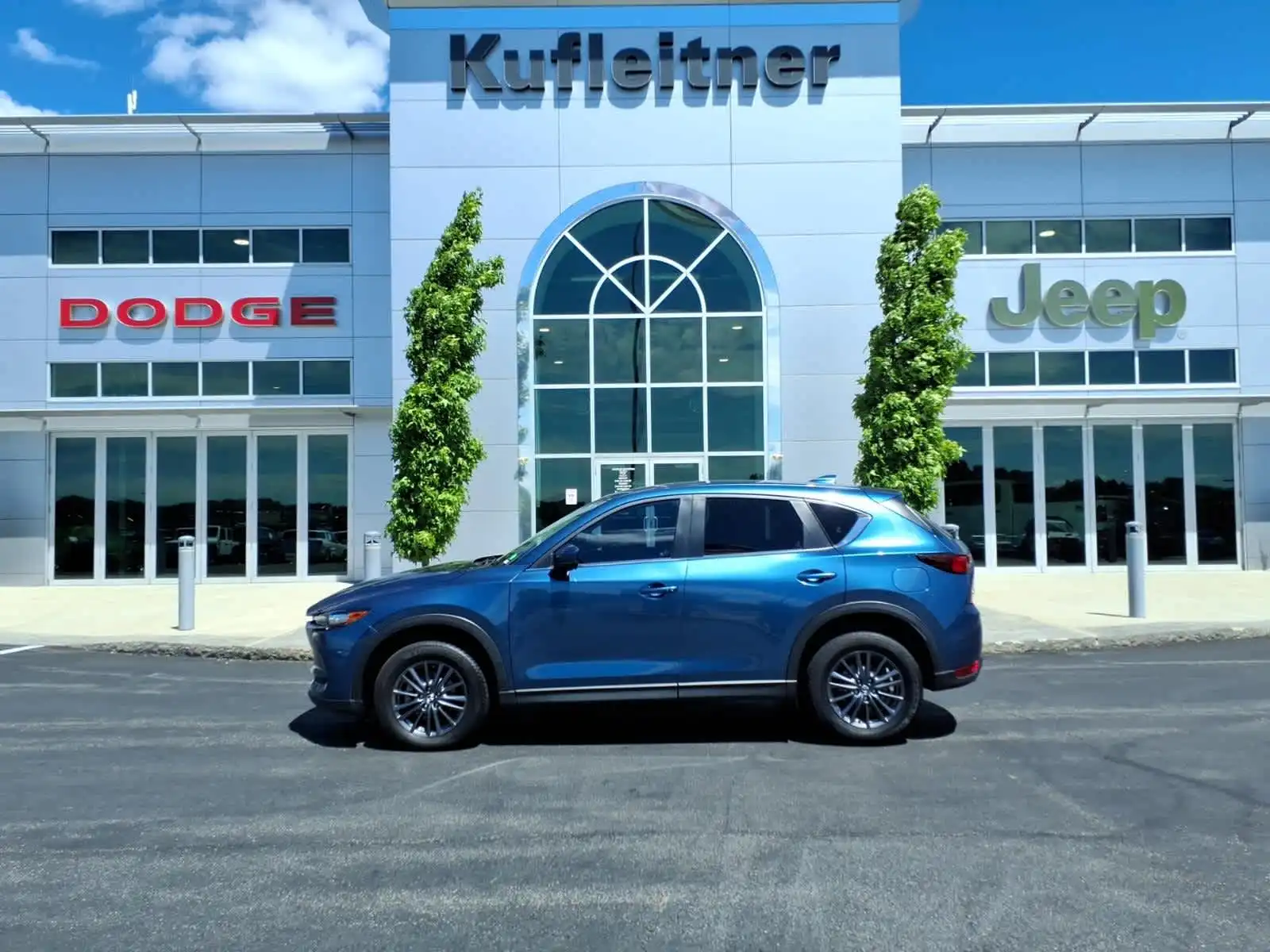 2021 Mazda CX-5 Touring Auto's photo