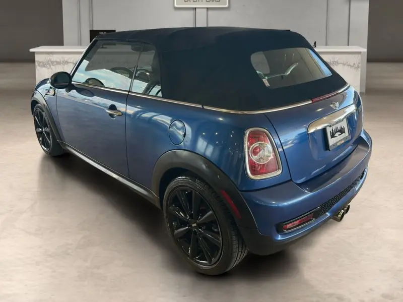 2014 MINI Cooper S photo 3