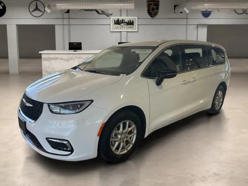 2025 Chrysler Pacifica Select photo 1