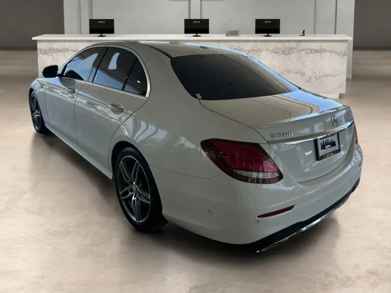 2017 Mercedes-Benz E-Class E300 photo 3