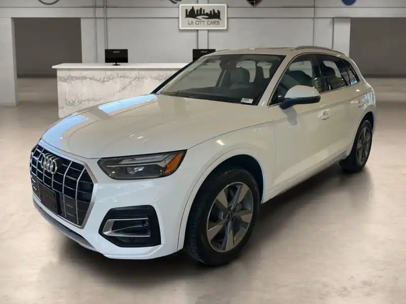 2023 Audi Q5 40 Premium's photo