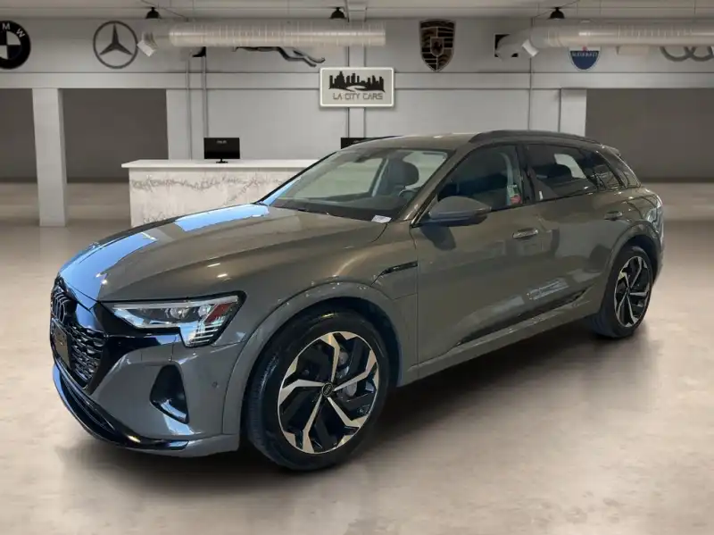 2024 Audi Q8 e-tron 114 kWh Premium Plus quattro 55's photo