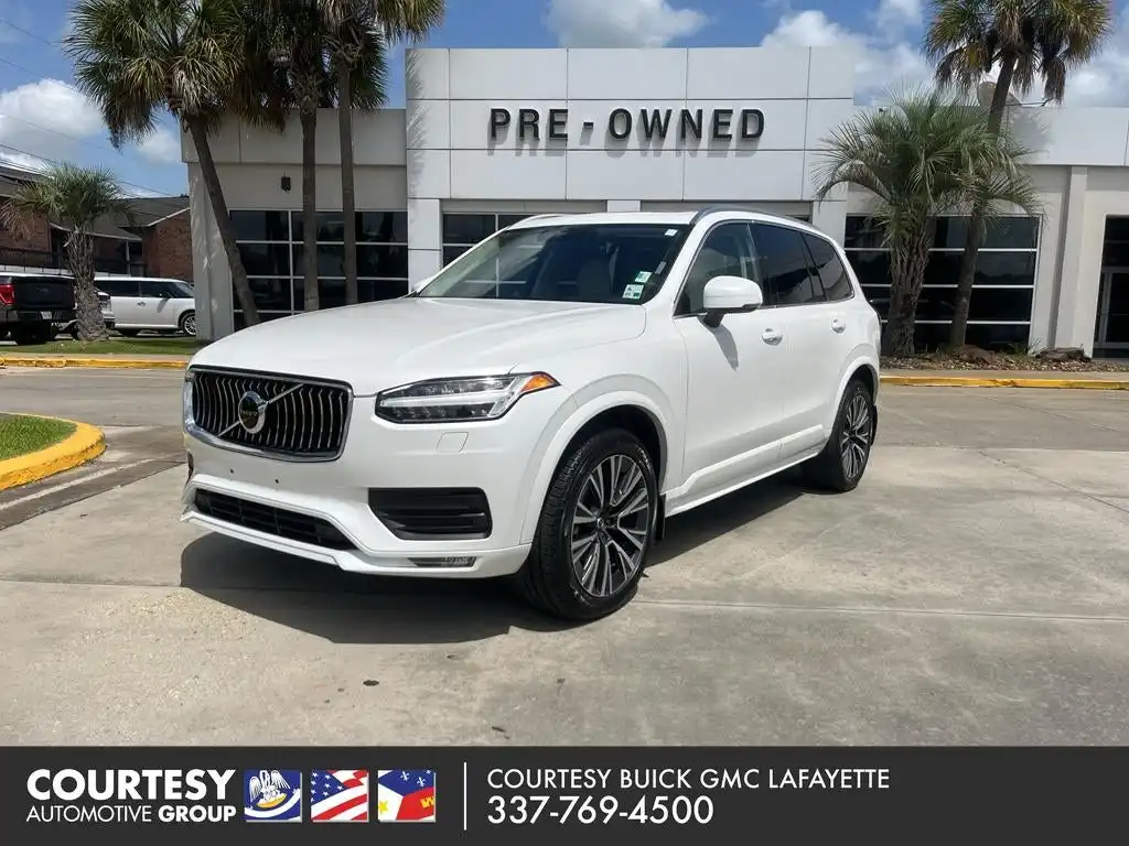 2021 Volvo XC90 T6 Momentum AWD's photo