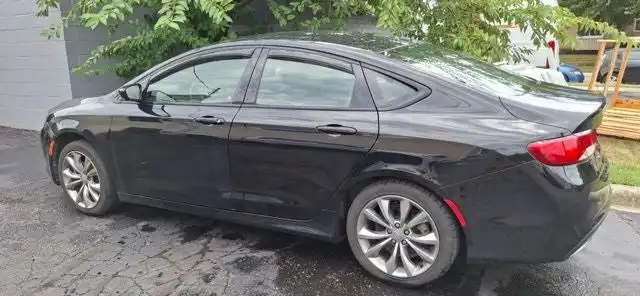 2016 Chrysler 200 S's photo