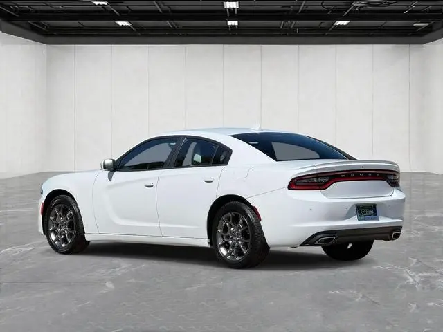 2017 Dodge Charger SXT AWD photo 3
